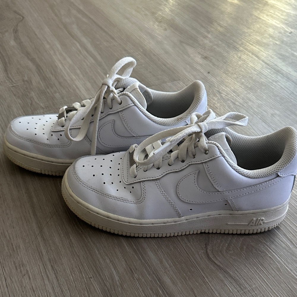Women’s Air Force 1’s